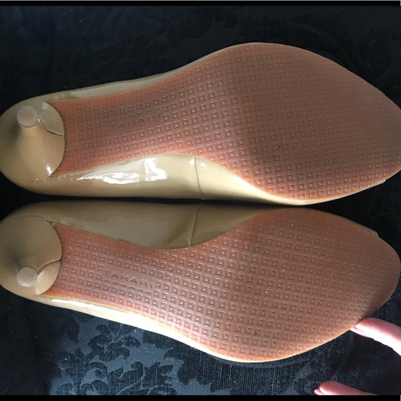 Tahari Peep Toe Pumps - Picture 4 of 4
